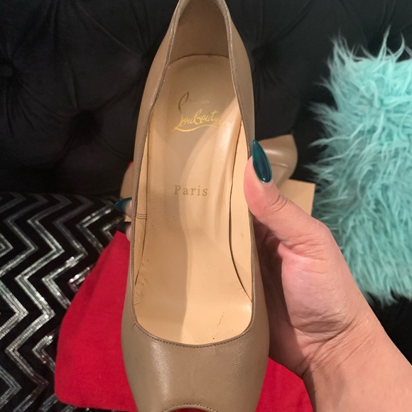 Christian Louboutin - Picture 9 of 15